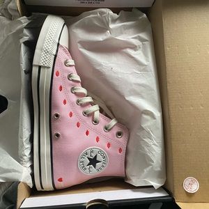Valentine’s day Converse